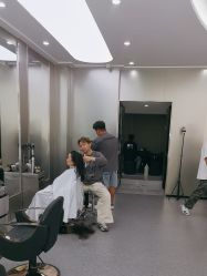 -MOVAN  HAIR莫凡匠人发型屋