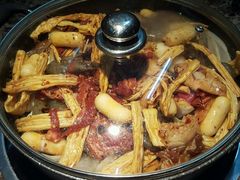 团购里面的锅-猪啊牛呀羊啊铜盘烤肉(正大广场店)