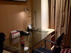 -上海虹桥西郊假日酒店