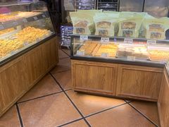面包甜点陈列柜-赞记龙凤礼饼(广州市二宫向群宾馆店)