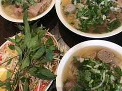 -鸿记越南牛鸡粉