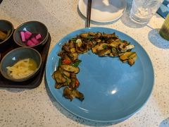 野芫荽炒牛肝菌-半山腰·云南菜(侨福芳草地店)