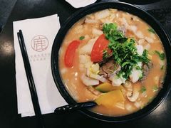 -鹿园鱼汤米线