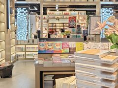 -新华书店(泉城路店)