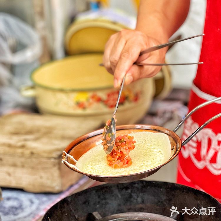 🟢：成都不容错过的小吃 蛋烘糕 五十年老店