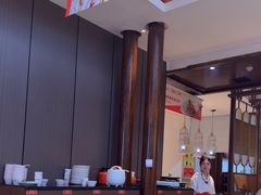 -阿瓦山寨·湘菜现炒·剁椒鱼头王(咸阳总店)