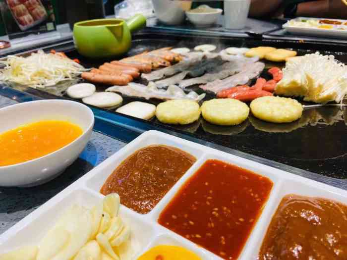 青山派自嗨烤肉(即墨宝龙店)-"可能是新开的原因,店里挺忙的,所以导致