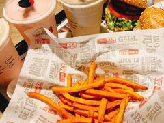 -The Habit Burger Grill 哈比特汉堡(复兴soho店)
