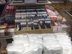 -名创优品(万达广场河东店)