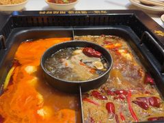 -老牌坊云南鱼豆花火锅(哈西万达店)