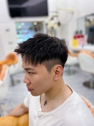 -豪斯塔美发连锁