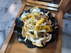 -果松木炭酸菜铜火锅·外婆参鸡汤