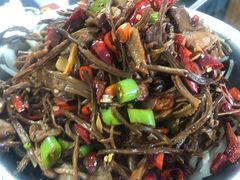 干锅茶树菇-溢心园香河肉饼总店