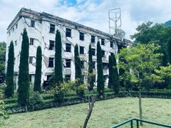 -四川汶川特大地震漩口中学遗址