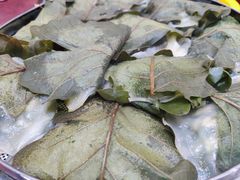 饽椤叶饼-龙香居海鲜浑锅家常菜·特色驴肉