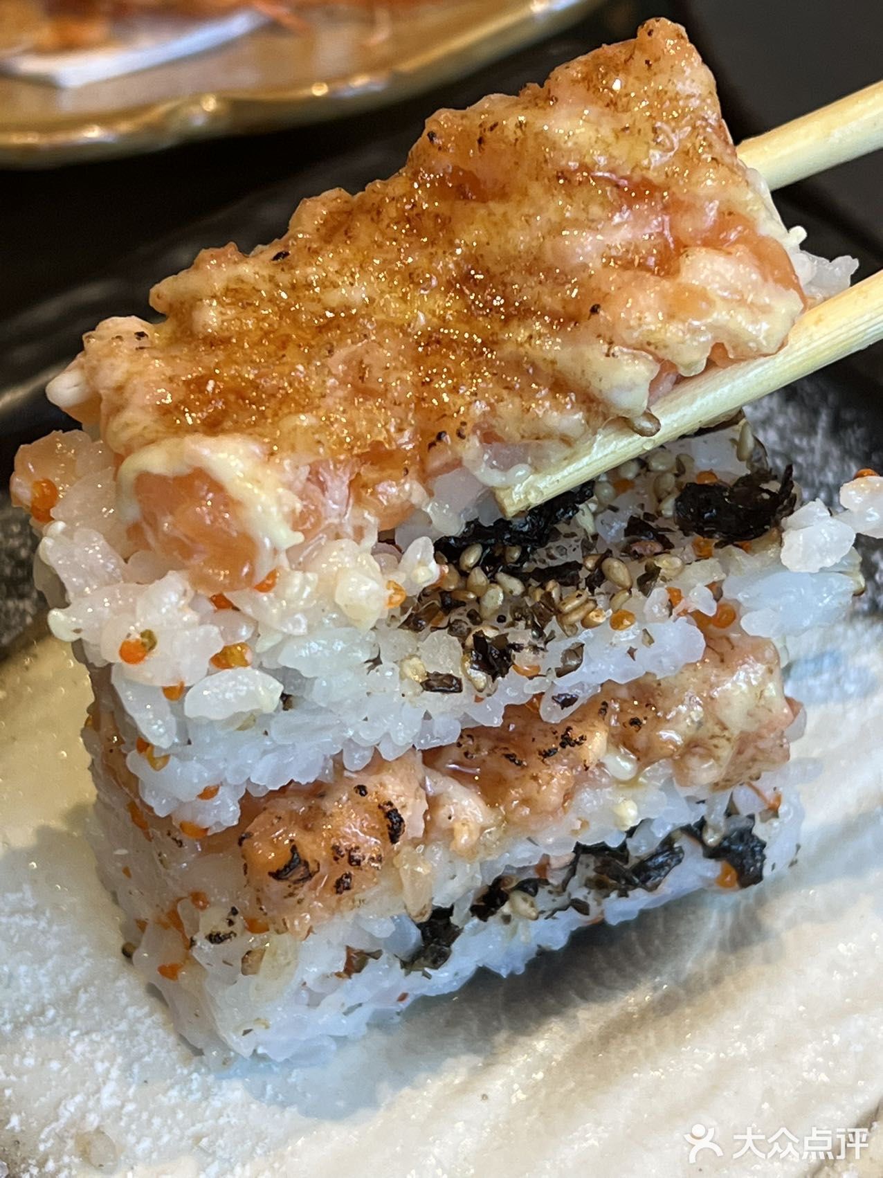 它家是榻榻米，有包厢！私密性蛮好！都给我去这家炫饭