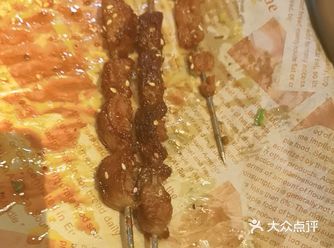 朋友们来三亚必须要来他们家吃烧烤，必吃的一家店