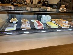 面包甜点陈列柜-Seesaw Coffee(上海国金中心店)