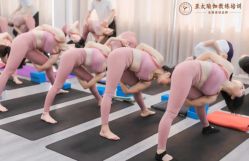 -亚太瑜伽普拉提学院