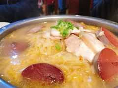 酸菜血肠白肉锅-八大碗·地道东北菜(白塔堡店)