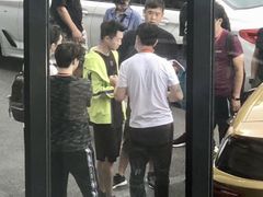 -上海宝信宝马4S店
