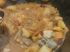 -屯老二农家铁锅炖(奥运村店)