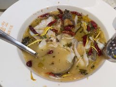 -渔语鱼酸菜鱼新川菜(来福士店)