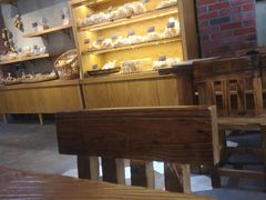 面包甜点陈列柜-啊噗吐呦现场烘焙(麦凯乐店)