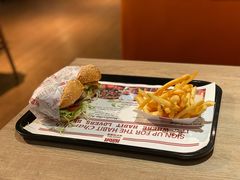 -The Habit Burger Grill 哈比特汉堡(复兴soho店)