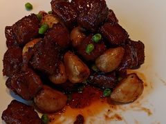 石锅红葱头黑椒牛肉-宝轩渔府·海鲜(水上店)