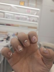 -七彩虹美甲美睫 半永久