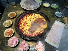 -渝嘴小老弟老火锅(华新村店)