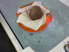 -蓝鲸奇亲子游泳俱乐部