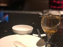 脆皮炸乳鸽-御花园酒店(希尔顿店)