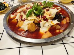 -晓彭肥肠鸡·泡椒鸡火锅(水木天地店)