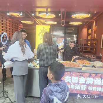 #城市向导官#运动场馆我来评运动场馆越来越多办了年卡