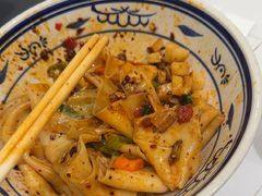 -阿瓦山寨·湘菜现炒·剁椒鱼头王(咸阳总店)
