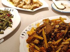 -老码头黑皮肘子锅包肉(赣水路店)