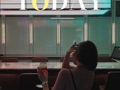 -Whisper Bar 