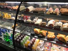 面包甜点陈列柜-星巴克臻选(宁波天一广场店)