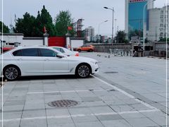 -悦邻百姓广场-停车场