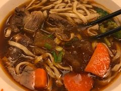 红烧半筋半肉面-康师傅私房牛肉面(北京南站店)