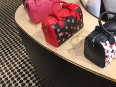 -东荟城名店仓