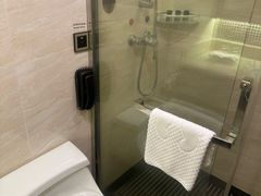 -深圳君逸国际酒店(龙岗横岗塘坑地铁站店)