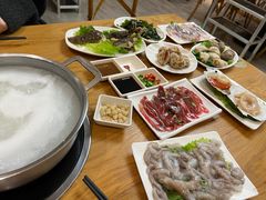 鲜牛展-吉友粥底火锅(方斜路店)