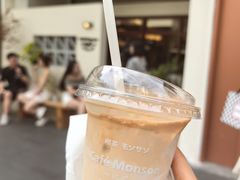 -Café Monson
