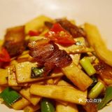 曾厝垵不知道吃什么？海敢小鱿鱼开到这里来了， 必点那盆水煮鱿
