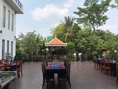 -Neary Khmer Restaurant