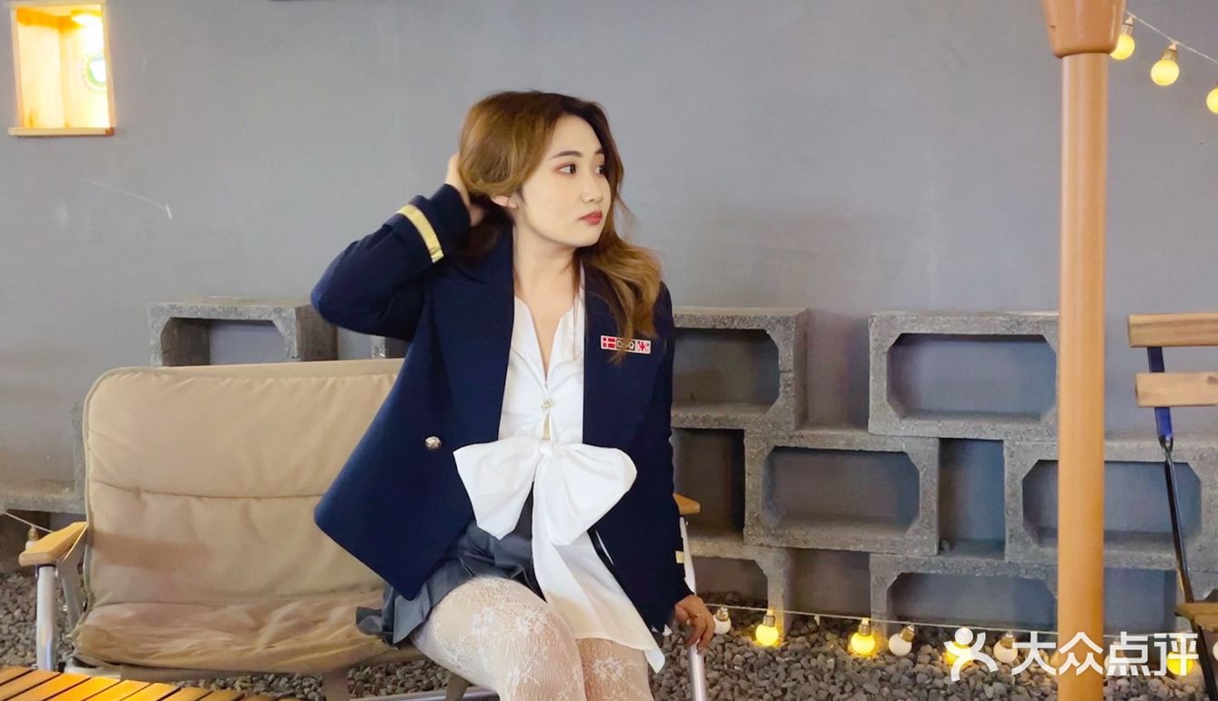 来新都汇逛逛 看到这个氛围感极佳的咖啡店