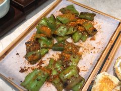 虎皮尖椒-绿岛港轩海鲜烤肉涮锅自助餐厅